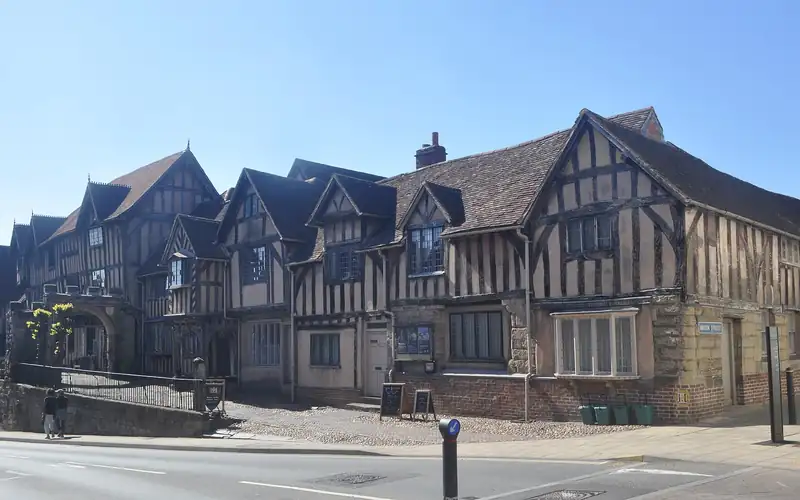 Surveyors in Warwick